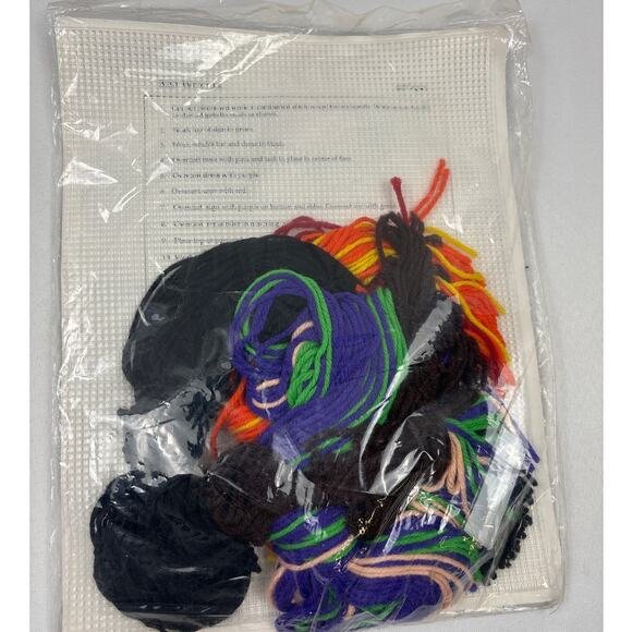 Hobby Kraft Halloween “Best Witches” Plastic Canvas Needlecraft Kit Sealed 1990s - Picture 6 of 6